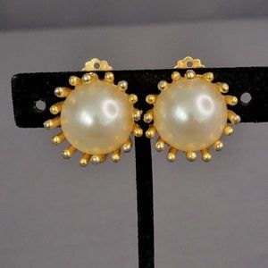 Cathe Large Simulated Pearl Cabochon Clip On Earrings Vintage Signed Gold Tone